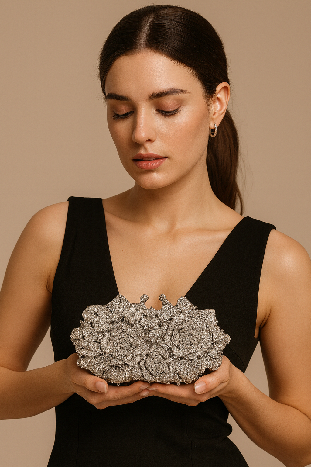 Aurelia| Ručno izrađena luksuzna clutch torbica ukrašena kristalima